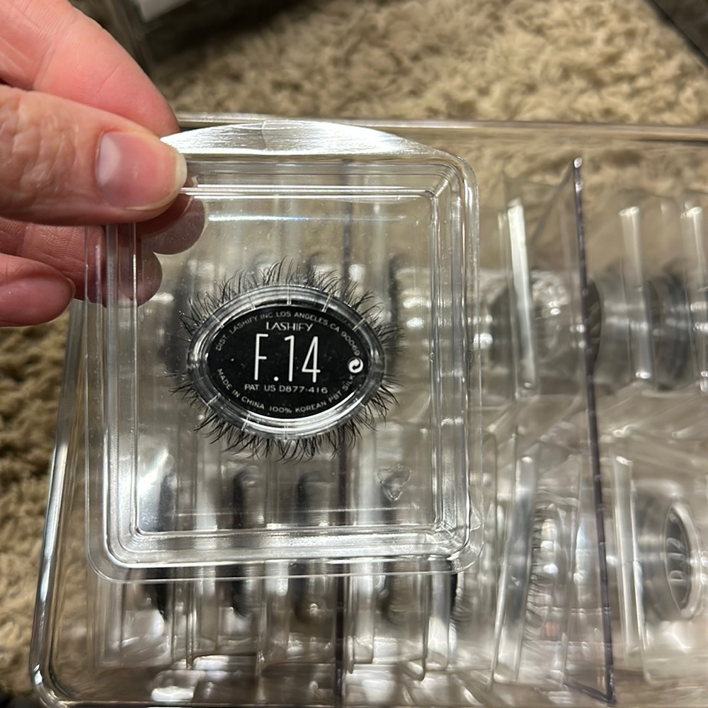 Lashify F.14 Gossamer Lashes